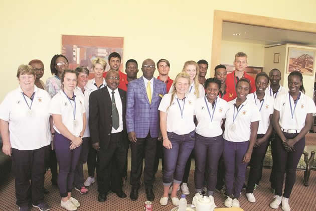 Hlongwane backs hockey team