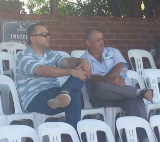 CAPTAINS’ ENCLOSURE . . . International Rugby Board vice-president Oregan Hoskins (left) enjoys one of the matches at the ongoing Dairibord Rugby Schools Festival in the company of Zimbabwe Rugby Union president John Falkenberg at Prince Edward yesterday. — (Picture by Chenje Katanda)