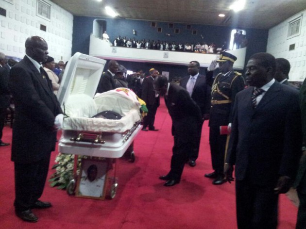 President Mugabe pays his last respects-Pic by Elita Chikwati