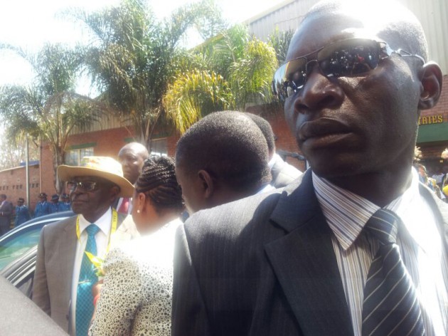 President Mugabe (L) soon after his arrival. (pic by Elita Chikwati)