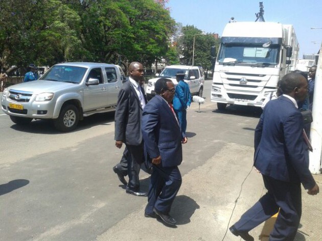 Senior Minister Simon Khaya Moyo arrives at Parliament building. (Pic Farai Kuvirimirwa)