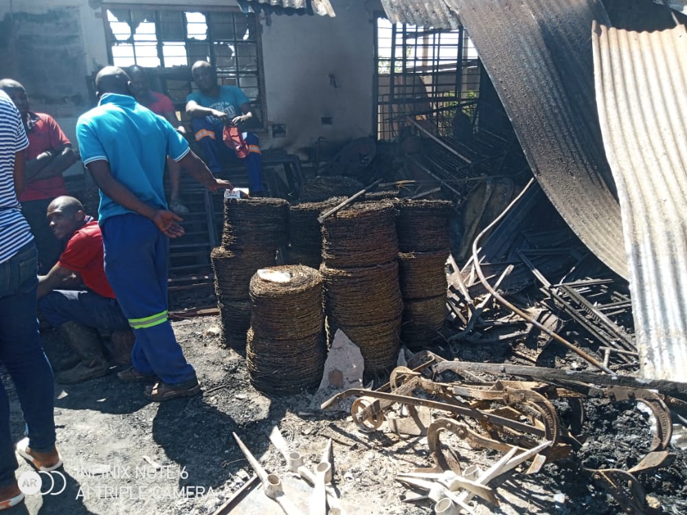 Shop burnt in raging fire
