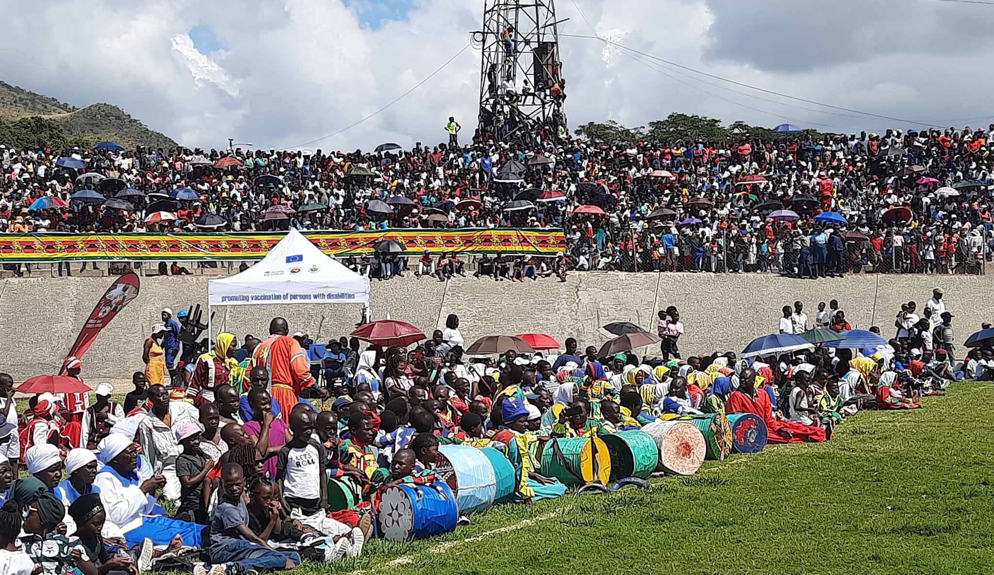 NEW: Thousands commemorate Uhuru day