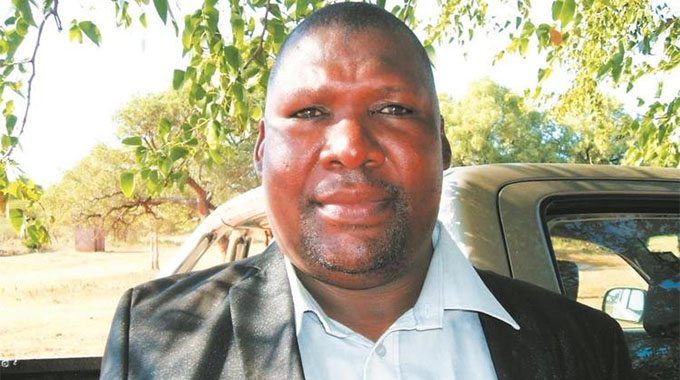 Chiredzi council boss retires