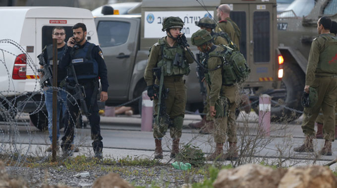 Israeli forces kill two in Gaza border protests