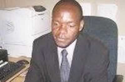 Drama as jumbos interrupt Zimra boss’ bush sex-capade