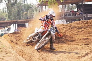 HEADBOY . . . Jayden Ashwell will be carrying the Zimbabwean flag at this Saturday’s opening round of the 2014 South African National Motocross Championship in Johannesburg
