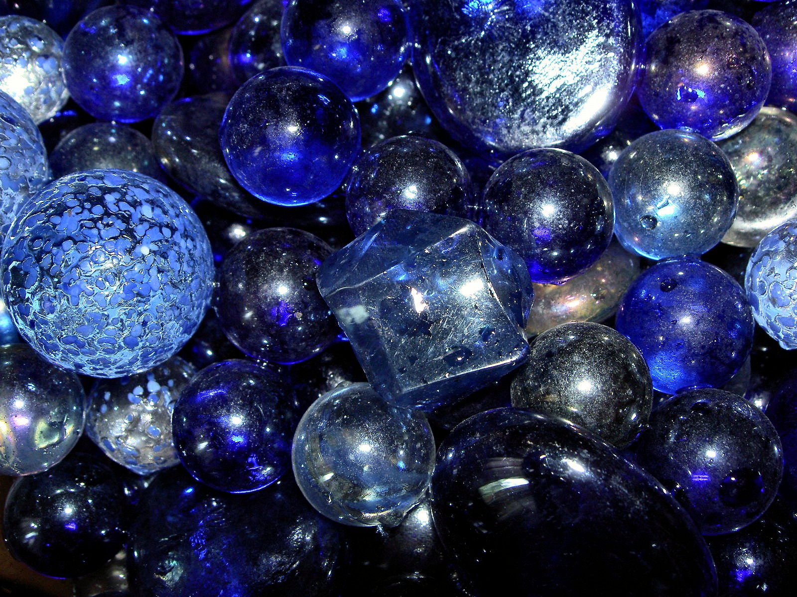 Jewels worth US$53m stolen