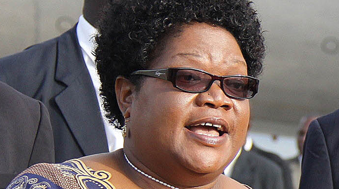 Top brass abandons Mujuru