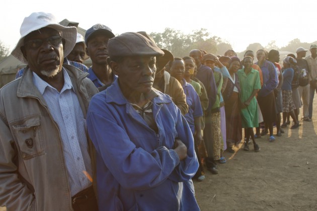 Rimuka resindents queue to vote early in the morning