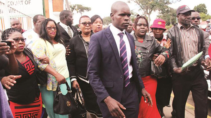 Chamisa faction draws flak over Khupe attack
