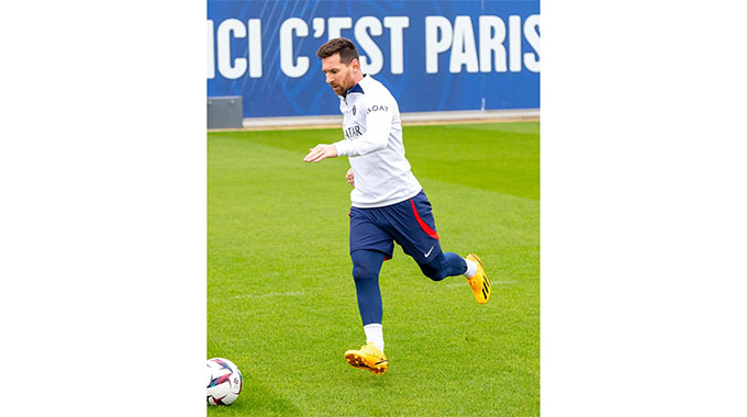Messi back in training with PSG