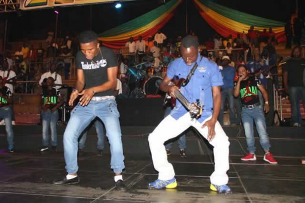 Alick Macheso and his dancer Selemani “Majuice” Mpochi (left) on the dance floor