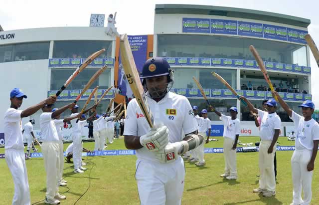 All hail Mahela