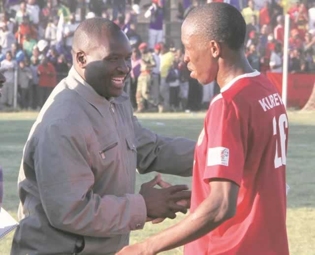 Rhinos hold DeMbare