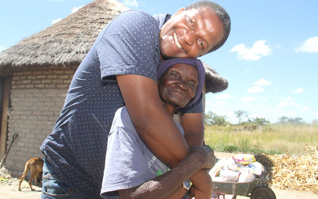 More fans donate to Mbuya Dembo