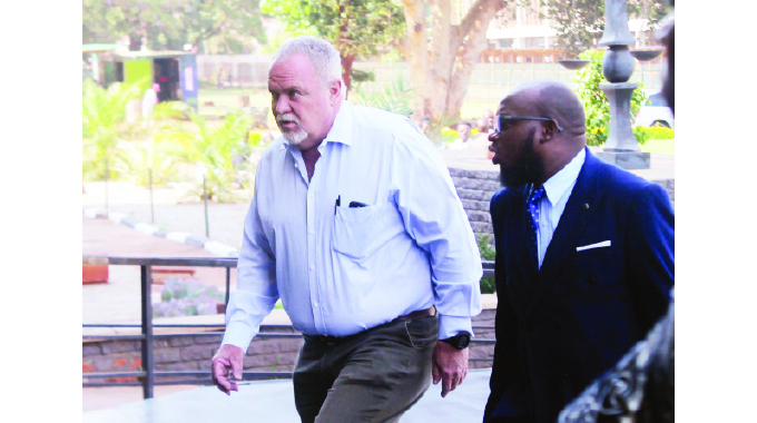 Fraud suspect Smith’s trial resumes