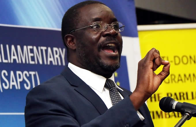 Govt rewards non-striking nurses
