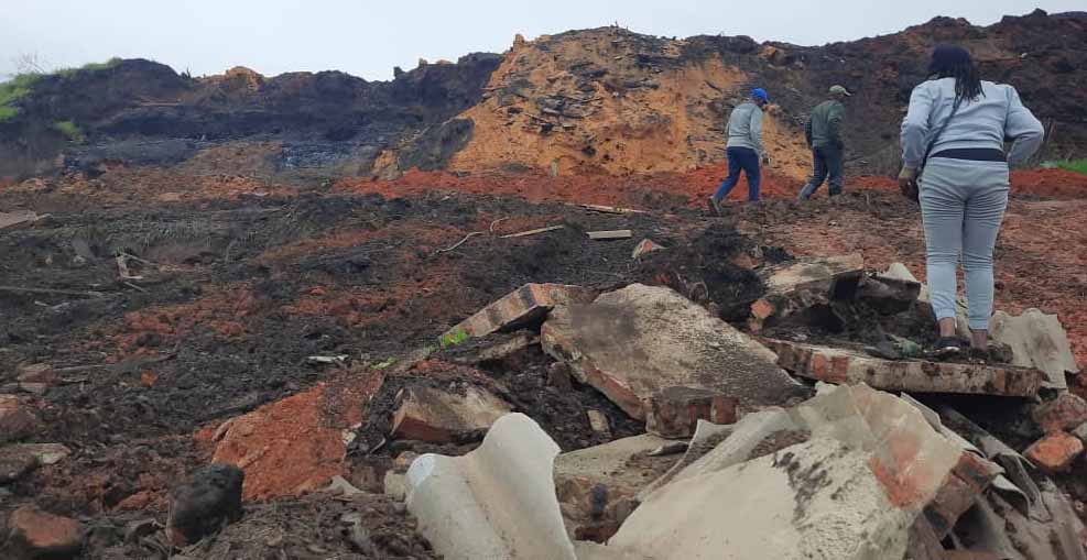 NEW: 2 killed in Mutasa sawdust landslide