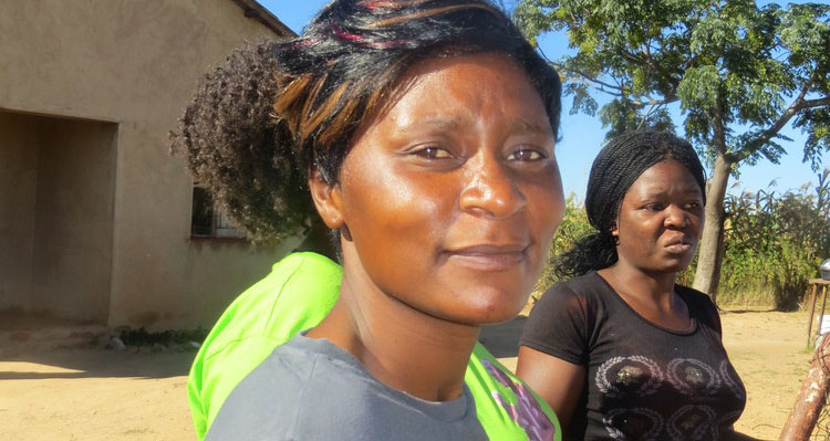 ‘Ndinoyamwisa zinyoka’ ‘. . . uku ndakakombwa netusvava tutsvuku’