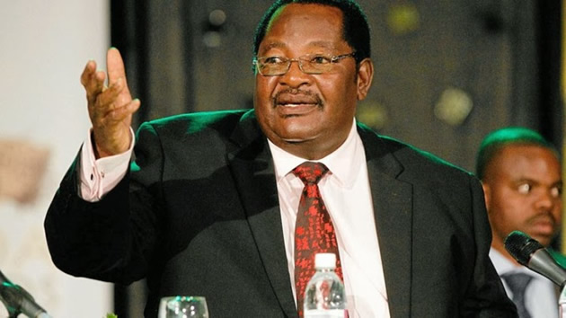 Dr Obert Mpofu