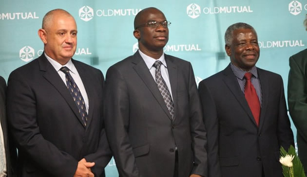 GRAND PARTNERSHIP . . . Zimbabwe Rugby Union president John Falkenberg (left), Sports and Recration Minister Makhosini Hlongwane and Old Mutual Group chief executive Jonas Mushosho pose for a picture at a ceremony to unveil Old Mutual’s sponsorship package for Zimbabwe rugby in Harare yesterday