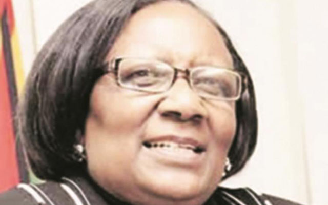 Minister Mupfumira