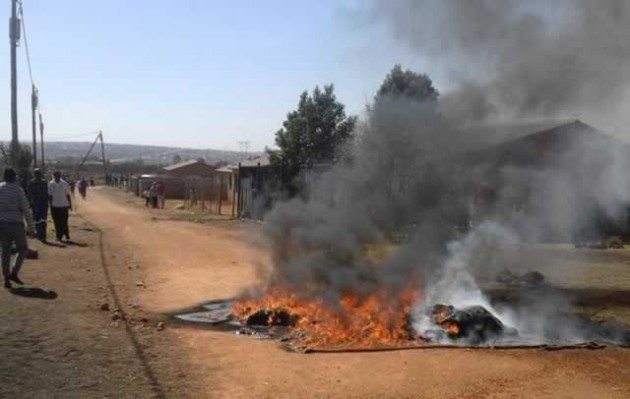 Chaos erupted at the infamous End Times Disciples Ministries church in Soshanguve, north of Pretoria, on Sunday when EFF members destroyed the church’s tent and set it on fire