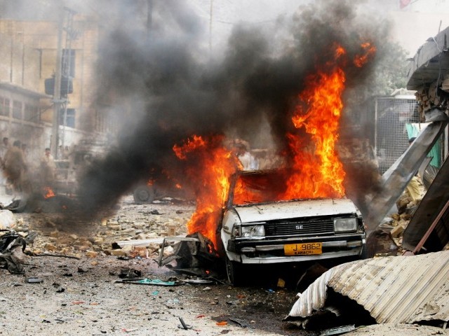 Pakistan hunts militants behind deadly blast