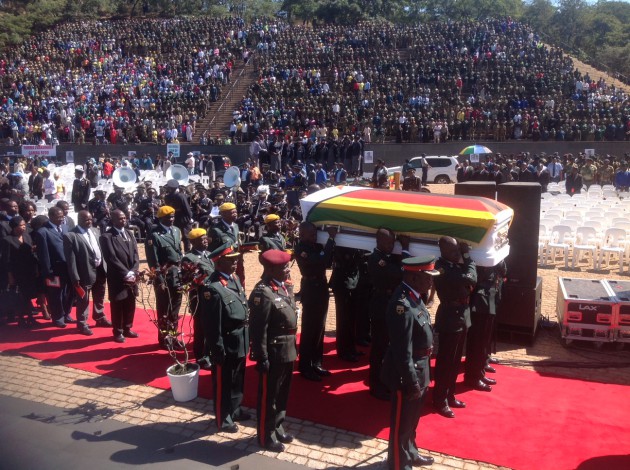 Pallbearer a carry the body of Cde Zingoni(pic by Lloyd Gumbo)