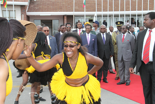 School of music traditional dance group provides entertainment to President Mugabe and his counterpart, President Teodoro Obiang Nguema Mbasogo who was in the country on a 3-day working visit, at Harare International Airport this afternoon. — (Picture by John Manzongo).