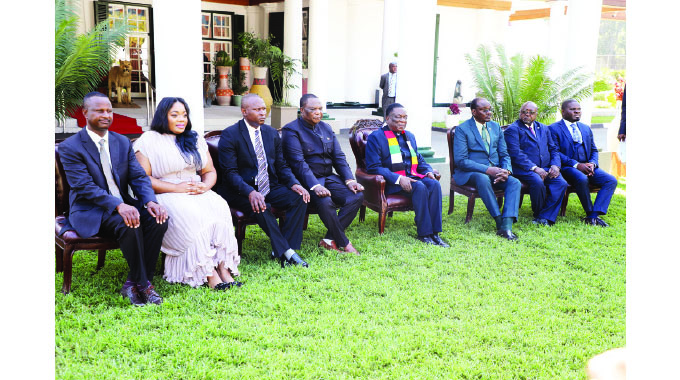 4 deputy ministers sworn in