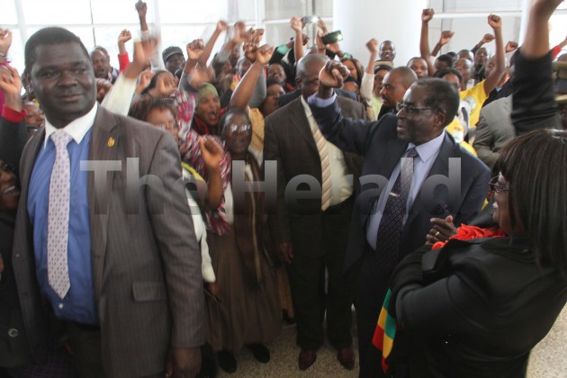 President Mugabe arrives at Zanu-PF HQ