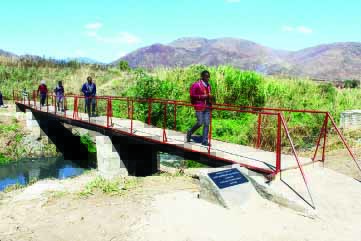 FOOTBRIDGE LINKS SAKUBVA, CHIKANGA