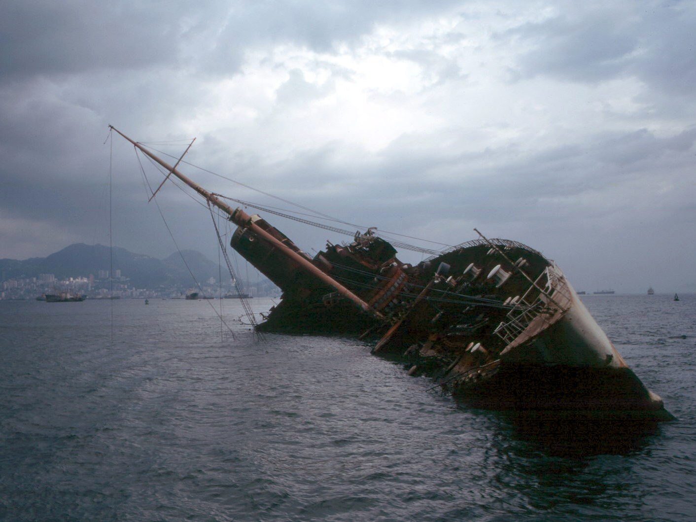 Boat capsizes in DRC, 129 feared dead