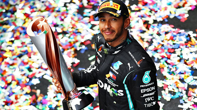 Lewis Hamilton knighted