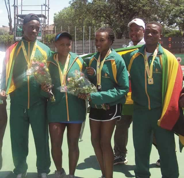 Tennis team struggles against South Africans