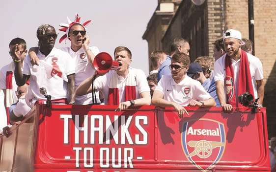 Wenger salutes Gunners
