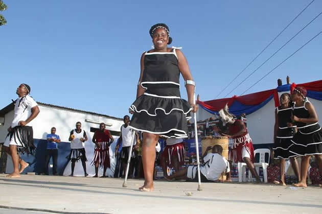 Tambudzai Mabhiza dancing on stage