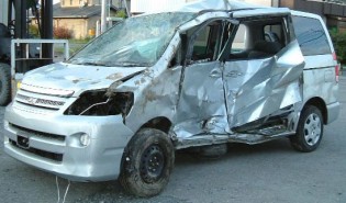 Toyota Noah accident