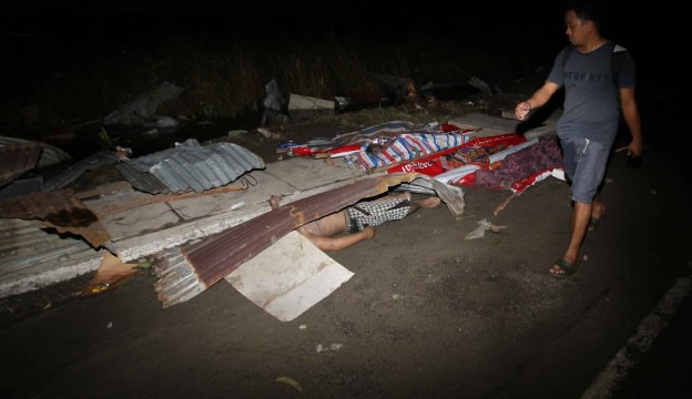 Typhoon kills more than 10 000