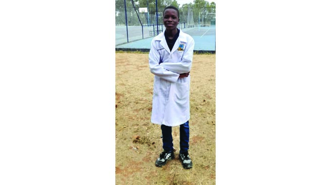 Whizz-kid (16) enrols for medicine