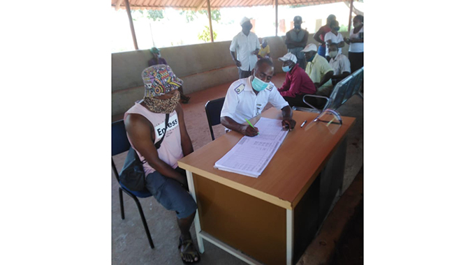 Massive response to Covid-19 jab in Vic Falls