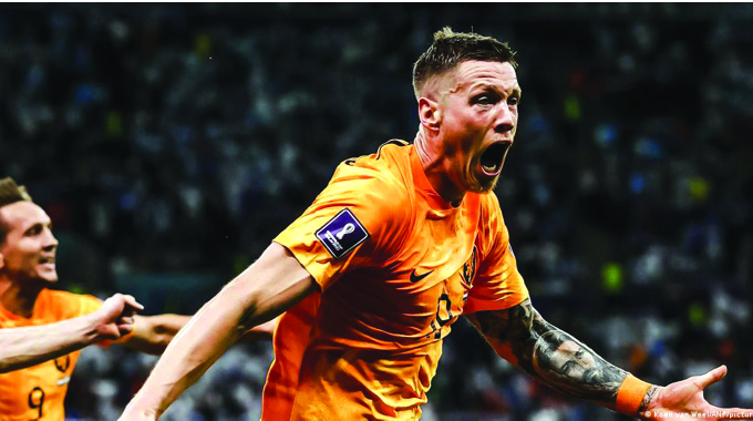 Late Weghorst goal gives Dutch win