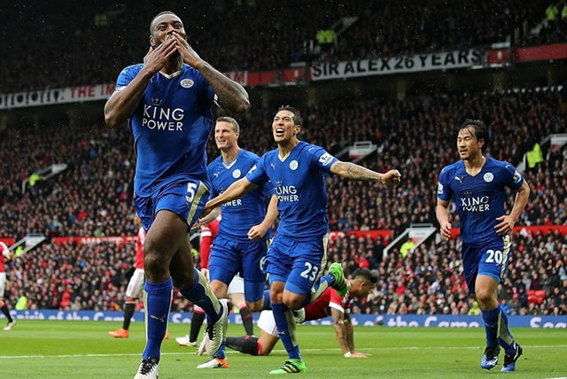 Man U make Leicester wait
