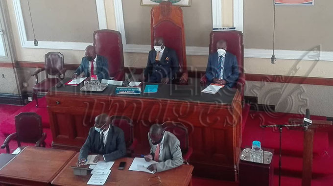 Harare presents a $41,8 billion budget