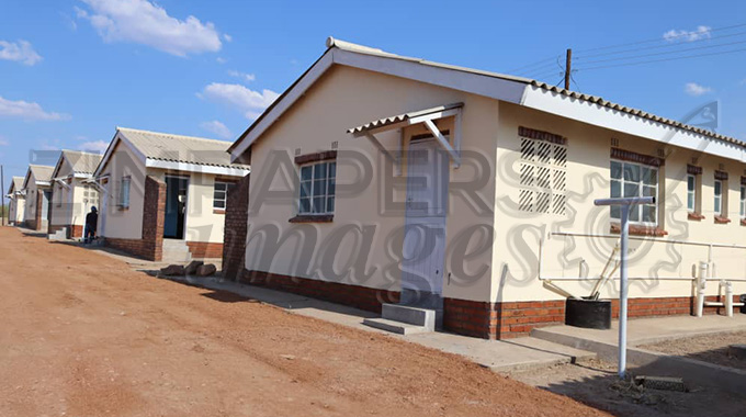 UPDATE: President commissions Beitbridge housing projects