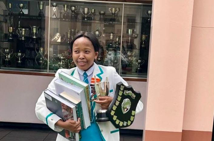 15-points scorer sets sights on making a difference as a lawyer…urges young people to shun drugs