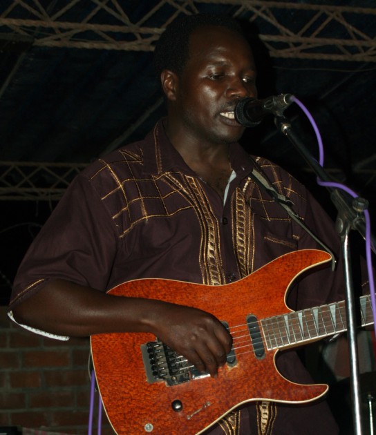 Leonard Zhakata 