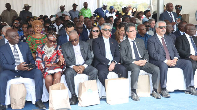 West ready to enagage Zimbabwe